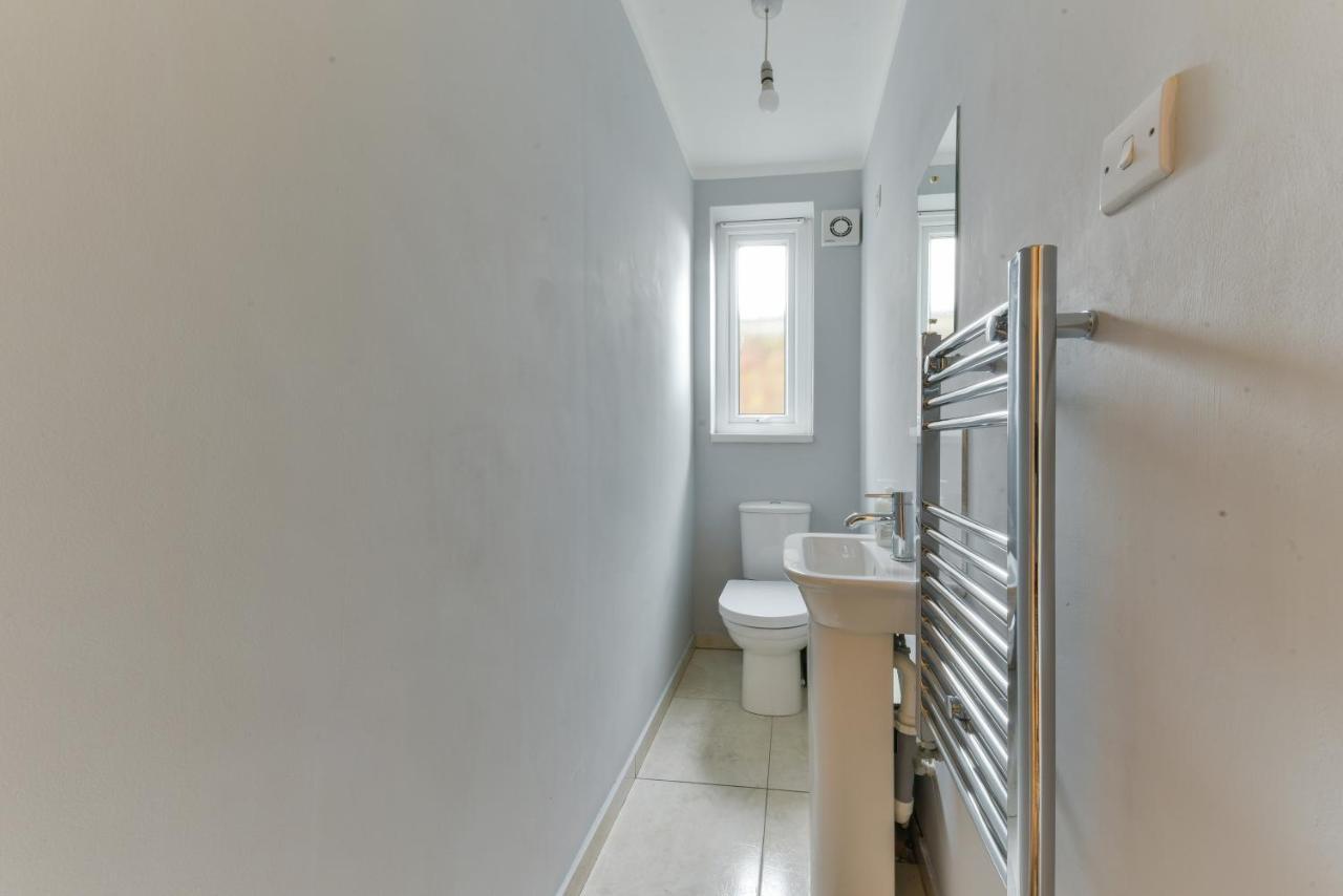 Royal Living Properties Villa Хилингдън Екстериор снимка